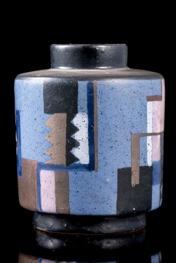 Vase formant pied de lampe à décor cubiste sur champ bleu by 
																			Charles Imbert-Amoudruz