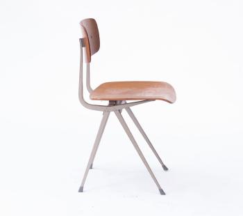 Result chair by 
																			 Ahrend