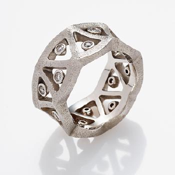 Prisma ring by 
																			Charlotte Lynggaard
