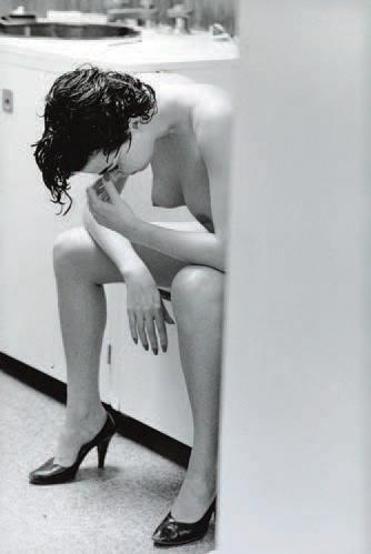Femme assise by 
																	Jean Francois Jonvelle