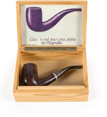 „Ceci n´est pas une pipe de Magritte“ by 
																	Timm Ulrichs