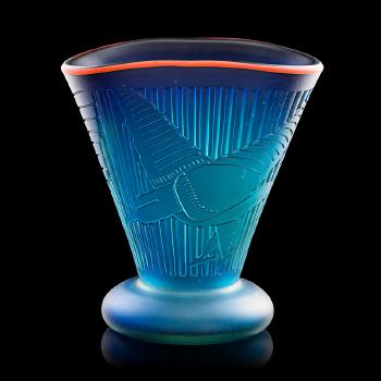 Bird Vase by 
																			Dan Dailey