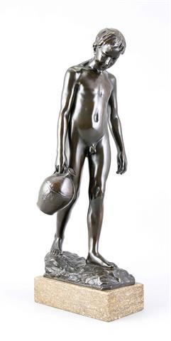 Grosse Bronze eines nackten Junglings mit Wasserkrug by 
																	Ludwig Vordermayer