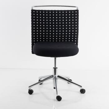 AC2 desk chair by 
																			 Vitra