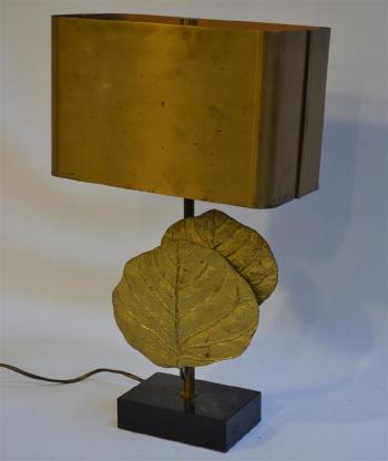 Lampe ornée de feuilles by 
																			Chrystiane Charles