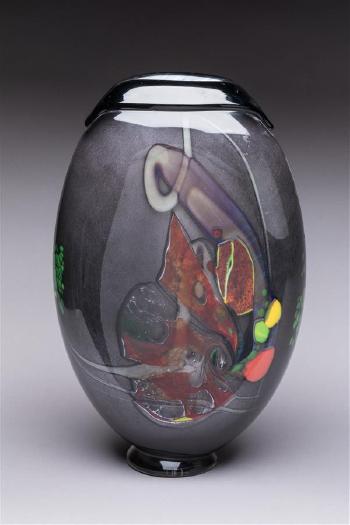 Vase de forme ovale aplatie by 
																			Robert Pierini