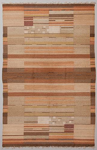 A 1930s Finnish flat weave carpet for Kiikan Mattokutomo by 
																			Laila Karttunen