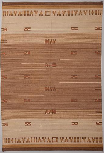 A 1930s Finnish flat weave carpet for Kiikan Mattokutomo by 
																			Impi Sotavalta