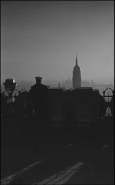 Crépuscule a New York  by 
																	Henri Elwing