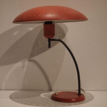 Lampe de bureau by 
																			Louis C Kalff