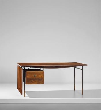 Desk by 
																			 Bovirke