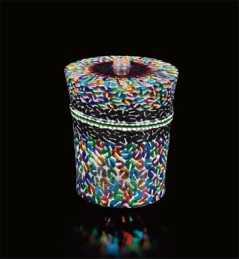 Unique 'Anello' vase, from the 'Foglie di Ninfee' series by 
																	Yoichi Ohira