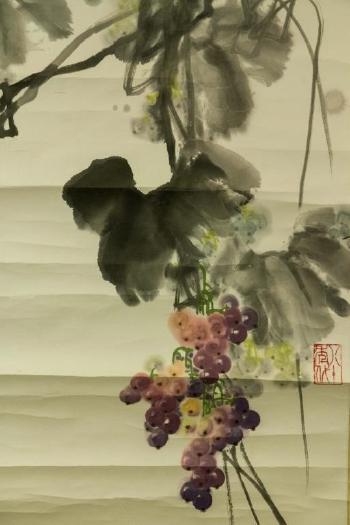 Grapes by 
																			Tan Baoquan