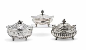 Tre zuccheriere in argento by 
																	Giuseppe Vernoni