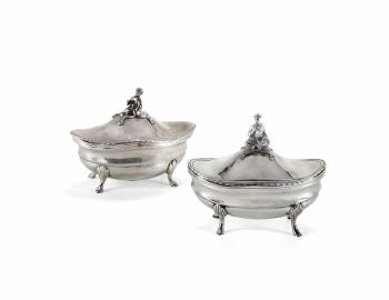 Due zuccheriere in argento by 
																	Giuseppe Vernoni
