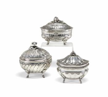 Tre grandi zuccheriere in argento by 
																	Matteo Promis