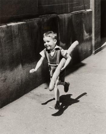 Le Petit Parisien, 1952 by 
																			Willy Ronis