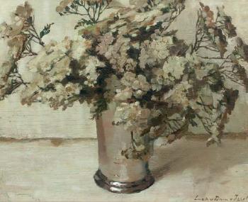 Fleur dans un goblet d'etain - White flowers by 
																	Lucie van Dam van Isselt